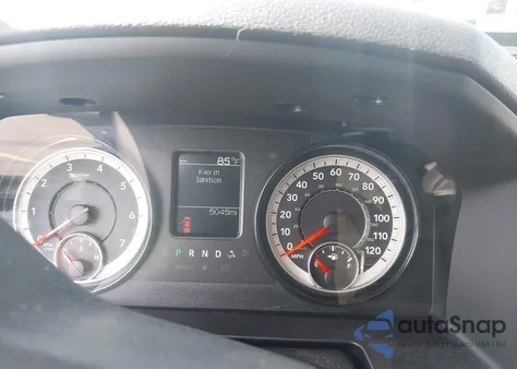 2024 Ram 1500 Classic Tradesman 4X4 5'7 Box z USA, uszkodzony, nr VIN 1C6RR7KT1RS153010